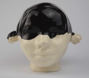 Niña Vaca, ceramica esmaltada, Serie-Coleccionable, N°7, 17 X-20x17cm, 2024, Josefina Madariaga