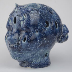 Niña Galactica, ceramica esmaltada 18x15x18 cm, 2024, serie Coleccionable N°24, Josefina Madariaga