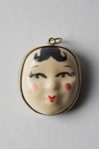 flequillo, joyas, josefina madariaga