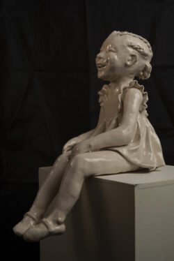 Mi pequeña amiga, ceramica esmaltada, Josefina Madariaga