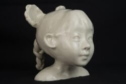 Niña con Moño, Ceramica esmaltada, Josefina Madariaga