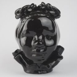 niña gótica, candelabro, ceramica esmaltada,20 x 15 x 16 cm, 2024 , serie Coleccionable N ° 15,